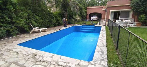 Imagen 2 de 10 de Servicio Integral De Piscinas Desagote Lijada Pintada Y Mas.