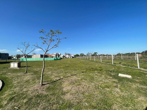 Terreno En Venta En Barrio Santa Emilia, Pilar Del Este.