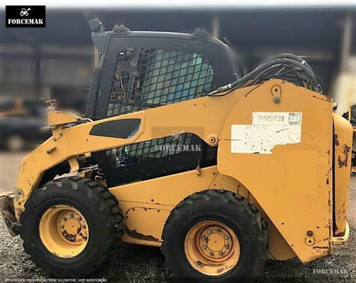 Mini-carregadeira Caterpillar 246c