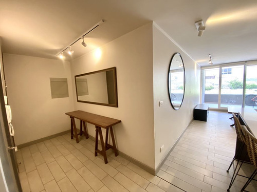Primer Piso, Balcón Con Altura De Segundo Piso