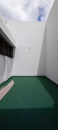 Imagen 2 de 6 de Local En Venta En Barrio General Paz - Sarmiento 800
