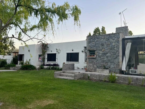 Imagen 2 de 14 de Venta Casa En Villa Elisa / 437 134 Y 135 / 3 Dormitorios