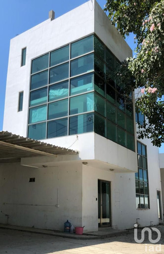 Renta Edificio 6 Ambientes Lázaro Cárdenas