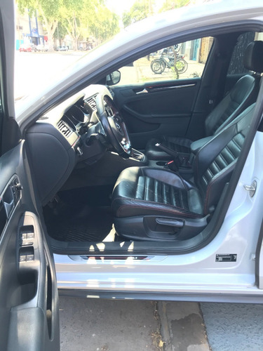 Imagen 10 de 16 de Volkswagen Vento Gli Dsg + Nav