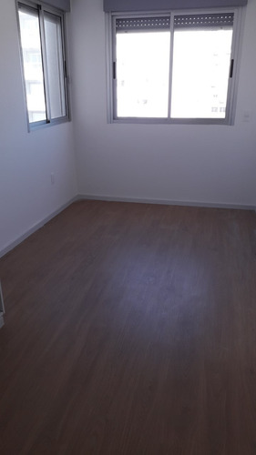 Imagen 9 de 14 de Propietario Vende Con Renta. Apto. Sobre 18 De Julio.