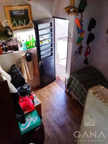 Casa De Pasillo En Barrio Martin, A Reciclar, Excelente Oportunidad.