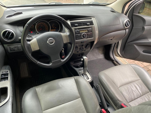 Imagem 10 de 12 de Livina Grand 7 Lugares + Automático + Flex + Couro