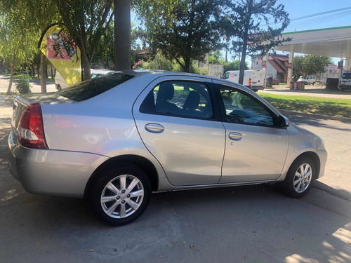 Toyota Etios 1.5 Sedan Xls 2017