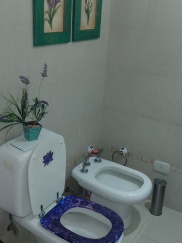 Casa En Venta De 3 Dormitorios C/ Cochera En El Lauquen