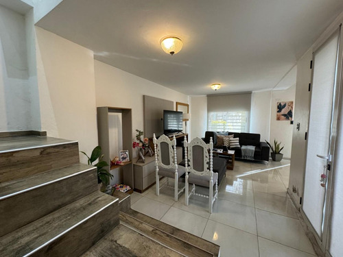 Excelente Casa En Cerro Chico 3 Dorm. Totalmente Reciclada!!!