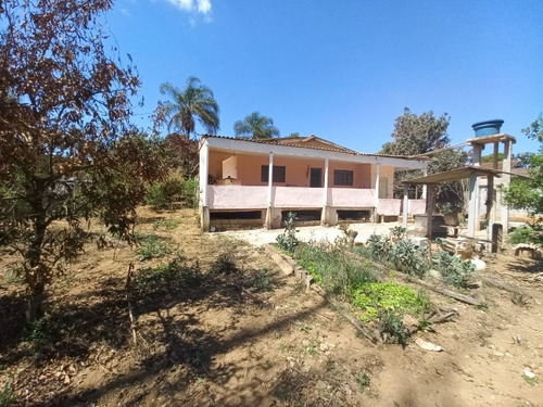 Imagem 1 de 30 de Ótima Chácara Com 3 Dormitórios, Rico Em Água, Lago E Nascente, Arborizada, Bem Localizada, À Venda, 5000 M² Por R$ 280.000 - Rural - Tuiuti/sp - Ch1011