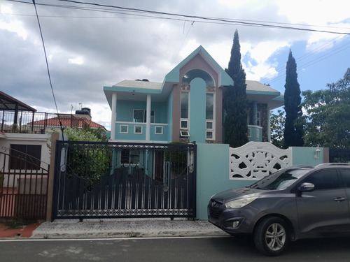 Casa De 2 Niveles En Ventas, Piscina, Jardín Oriental 