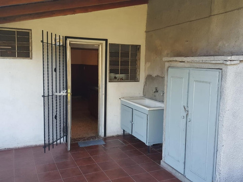 Imagen 10 de 13 de Casa Estilo Colonia Con Parque, José Marmol.