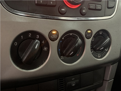 Imagem 13 de 14 de Ford Focus 1.6 Gl Sedan 16v Flex 4p Manual