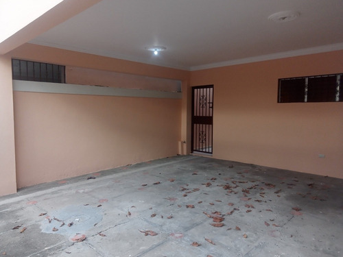Vendo Casa Como Nueva En Vista Hermosa 4 Habitaciones