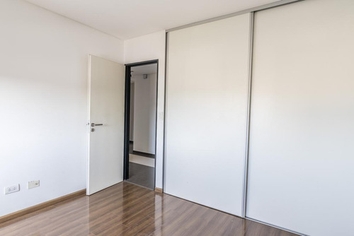Imagen 11 de 19 de Venta Departamento 3 Ambientes C/ Balcón, Al Frente, Mucha Luz, Excelente Estado.
