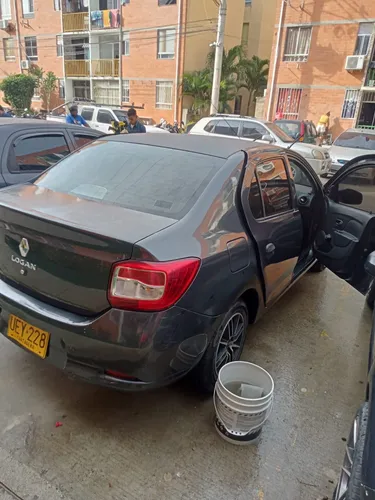Renault Logan 1.6 Authentique