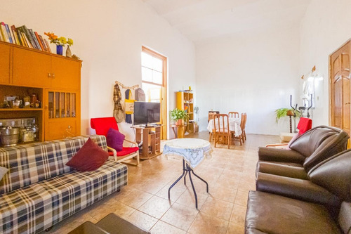 Imagen 5 de 23 de Oportunidad! Venta Casa En La Comercial - 3 Dormitorios - 2 Baños - Cómoda, Iluminada Y Segura!