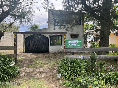 Refugio Sereno En Balneario Kiyú: Casa De 2 Pisos Frente Al Río