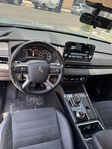 Mitsubishi Outlander Se 2022 Gris