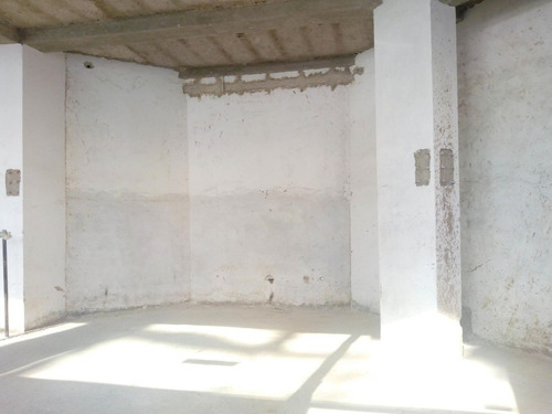 Imagen 2 de 6 de Local Comercial En Venta La Arboleda Maracay 22-15867 Df