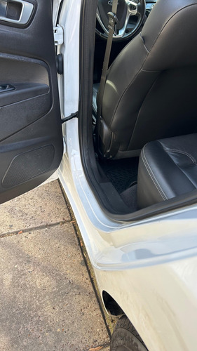Ford Fiesta Kinetic 1.6 Titanium Powershift 120cv