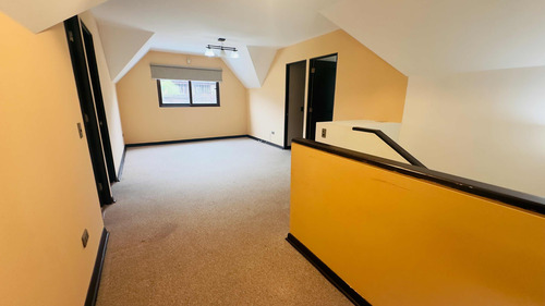 Espectacular Casa En Venta, 4 Dormitorios Y 3 Baños
