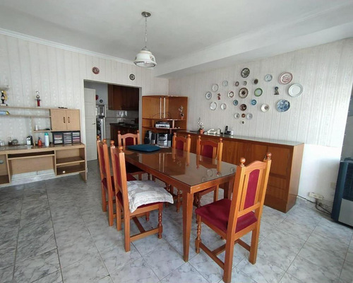 Venta De Casa De 3 Ambientes Con Local