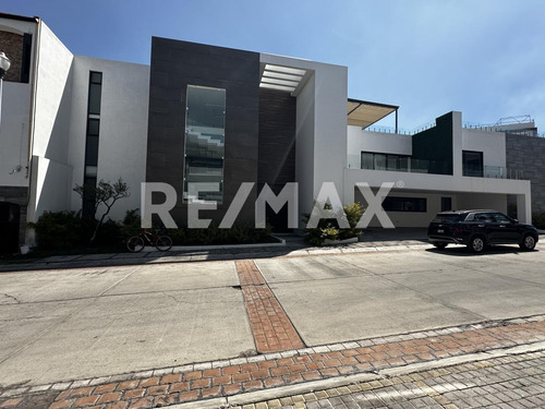 Residencia En Venta En Parque Hidalgo, Lomas De Angelólopolis