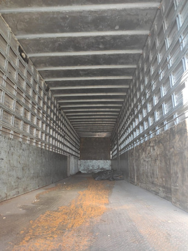 Imagem 5 de 6 de Carreta Báu 28 Pallets Facchini 2006