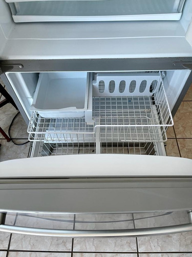 Imagen 5 de 7 de Refrigeradora Whirpool De 3 Puertas