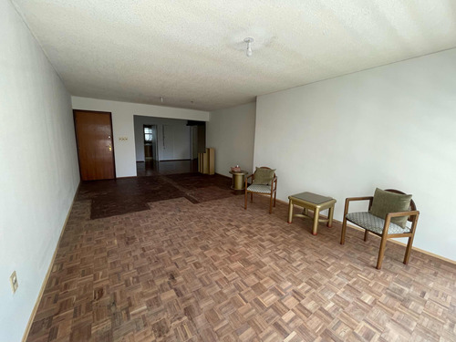 Vendo Apartamento 3 Dormitorios Pocitos, Servicio Y Gge, Pocitos A Metros Del Mar