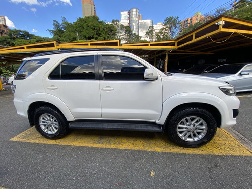 Toyota Fortuner 2.7 Sr5 4X2
