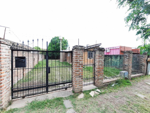 Venta Casa Sobre Lote Propio En Castelar Sur ( No Morón)