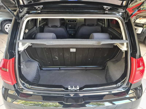 Imagem 12 de 15 de Volkswagen Fox 1.0 8v (g2) (trend) 4p 2013