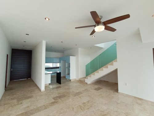 Se Vende Casa Nueva En Fracc. Lomas De Cocoyoc