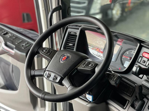 Scania Super R 560 6x4 Traçado 23 Highline Mola Retarder
