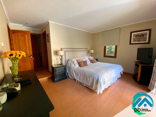 Casa En Condominio Cerro Aguas Claras , Manquehue Oriente Lb