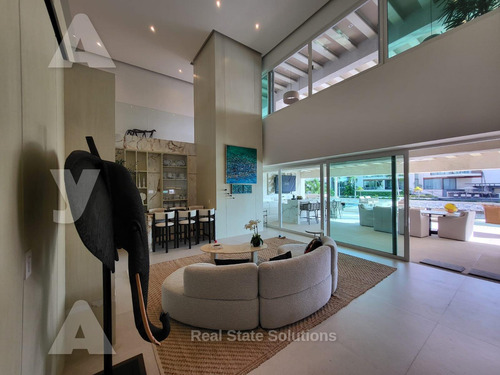 Casa En Venta, 5 Recámaras, Elevador, Remodelada Nueva, Amueblada,puerto Cancún.
