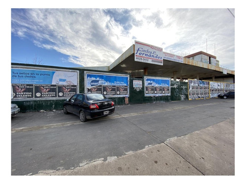 Imagen 2 de 19 de Estación De Servicio En Importante Esquina Con 98m En Ituzaingó