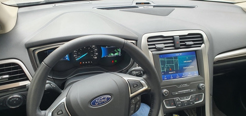 Ford Fusion Hybrid. Sel.