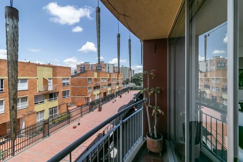 Apartamento En Venta En Hayuelos. Cod V1106017