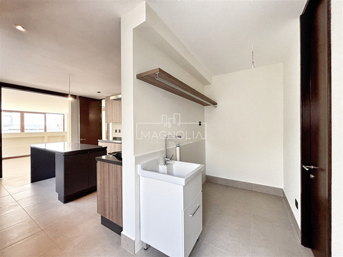 Casa En Venta De 4 Dorm. En Colina