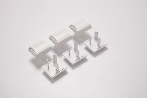 Imagen 2 de 10 de Tapa Enchufes Con Botón De Tres Patas - Baby Innovation
