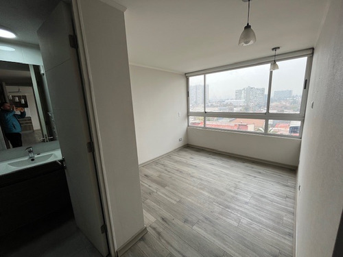 Depto 2 Habitaciones (metro San Miguel). Directo Dueño.