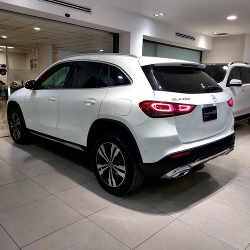 Mercedes-Benz Clase GLA 5p GLA 200 Progressive L4/1.3/T Aut