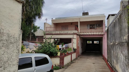 Imagen 4 de 6 de Casa A Refaccionar En Barrio 7 Jefes En Un Terreno Único
