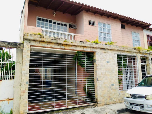 Imagen 2 de 11 de Beraca 008 Vende Linda Casa En Urbanización La Paloma