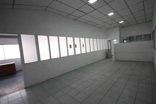 Oficina Con Bodegas En Recinto Logístico Del Sector De Macul
