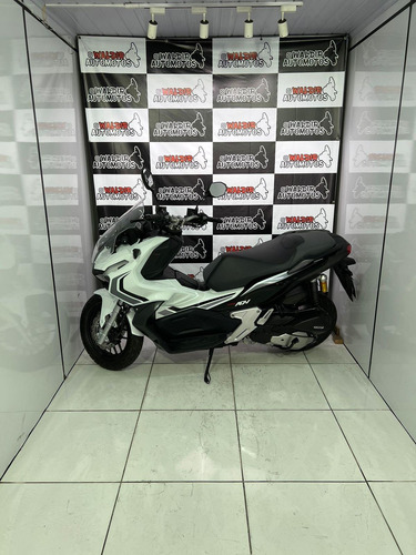 Imagem 2 de 11 de Honda Adv 150